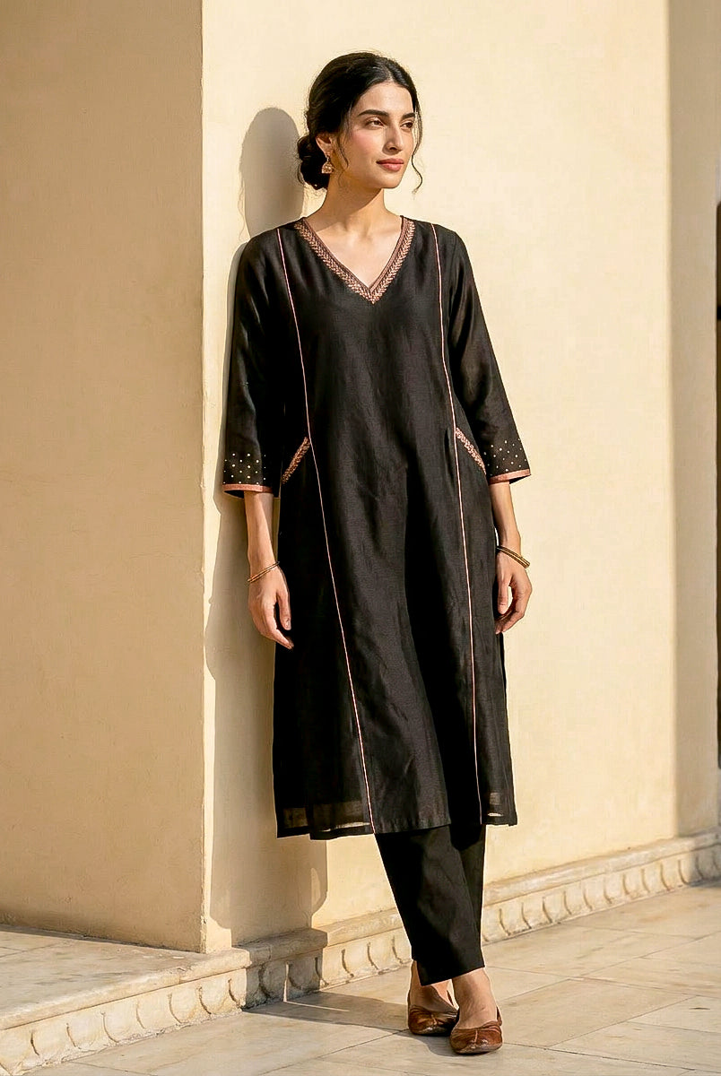 Black Embroidered Silk Chanderi Kurta Set with Pants & Dupatta — side view