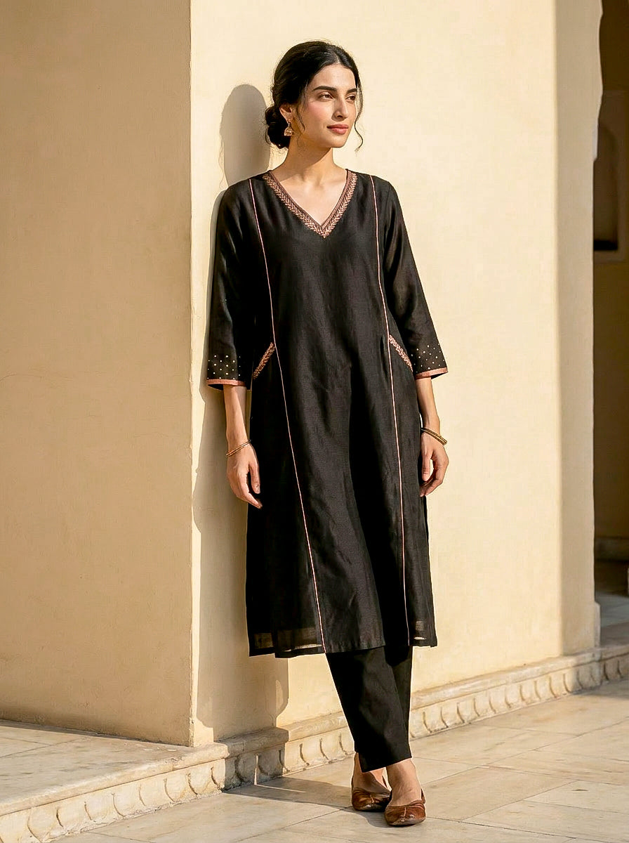 Black Embroidered Silk Chanderi Kurta Set with Pants & Dupatta — side view