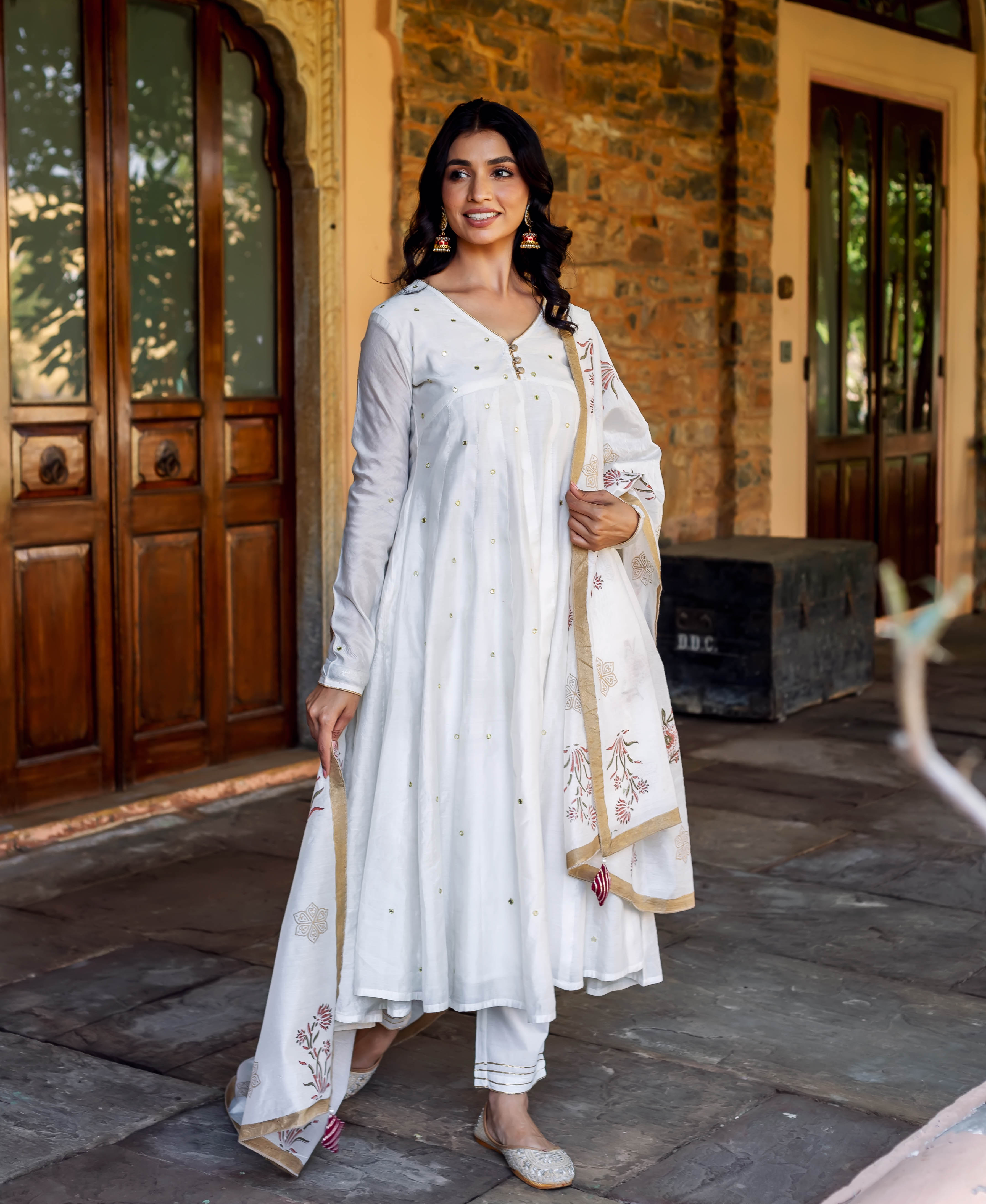Nisha White Anarkali Kurta – MISSPRINT